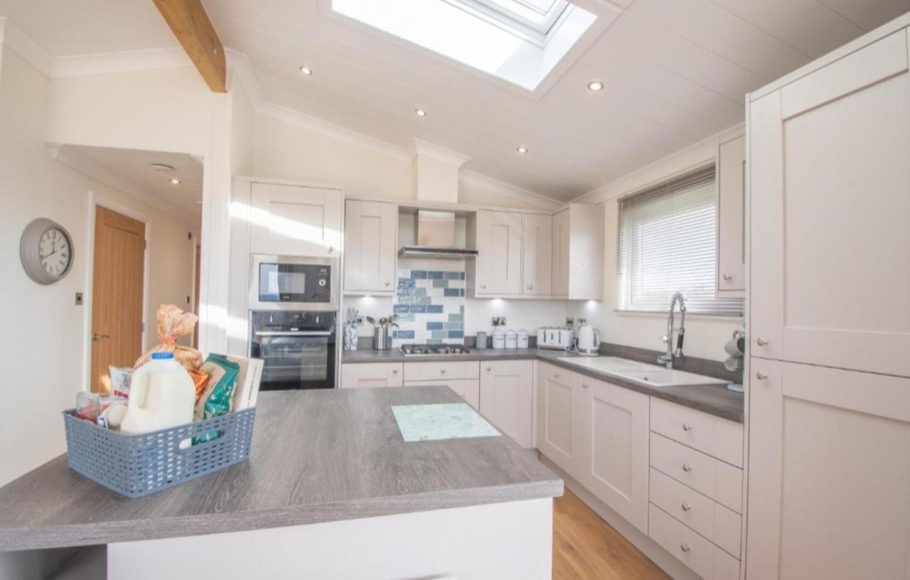 Beechwood Lochview Lodges Lochwinnoch Exterior foto